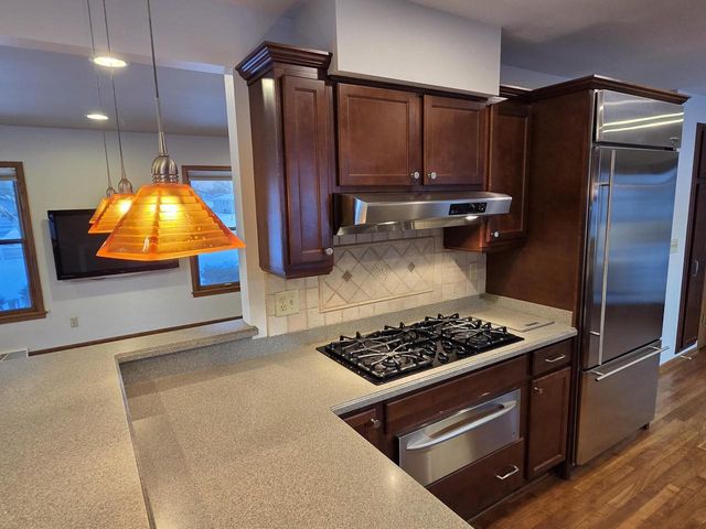 W225S4375 Guthrie ROAD, Waukesha, WI 53189