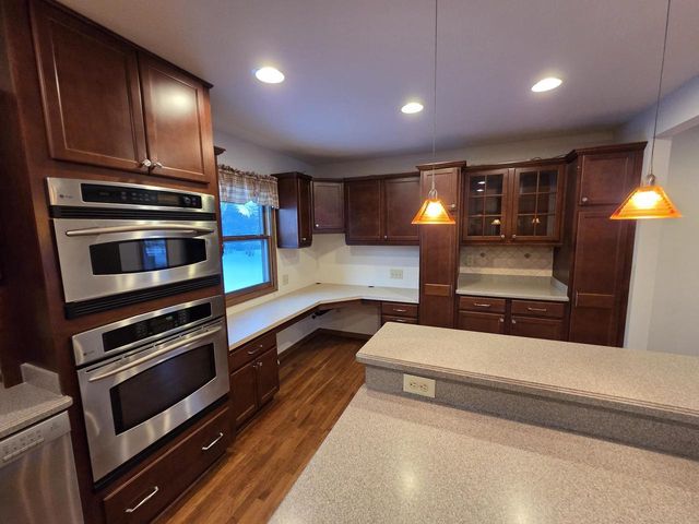 W225S4375 Guthrie ROAD, Waukesha, WI 53189