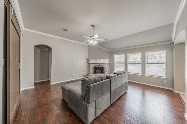 16 Mary Lou Court, Mansfield, TX 76063