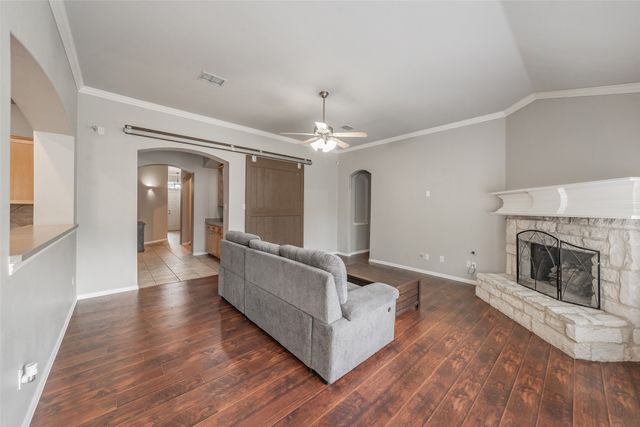 16 Mary Lou Court, Mansfield, TX 76063