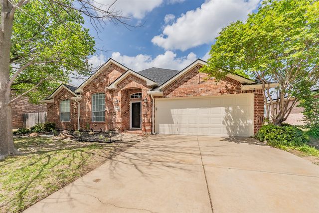 16 Mary Lou Court, Mansfield, TX 76063