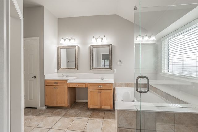 16 Mary Lou Court, Mansfield, TX 76063