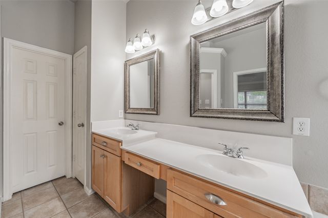 16 Mary Lou Court, Mansfield, TX 76063