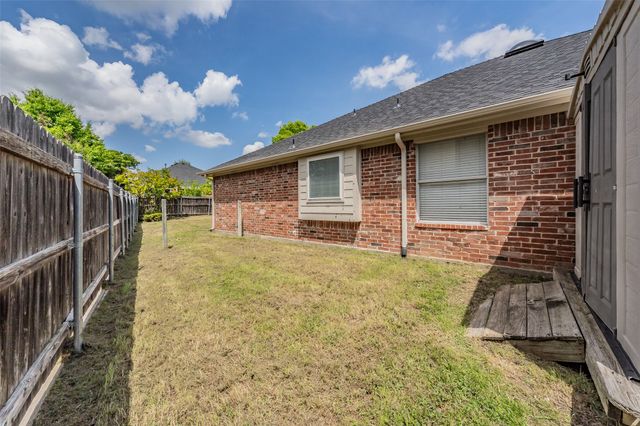 16 Mary Lou Court, Mansfield, TX 76063