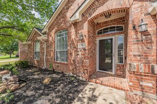 16 Mary Lou Court, Mansfield, TX 76063