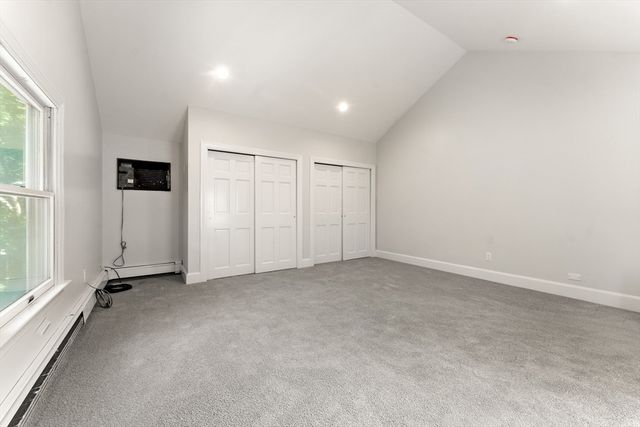 37 Cedar St 37, Wellesley, MA 02481