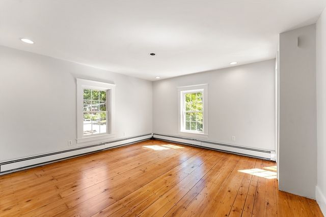 37 Cedar St 37, Wellesley, MA 02481
