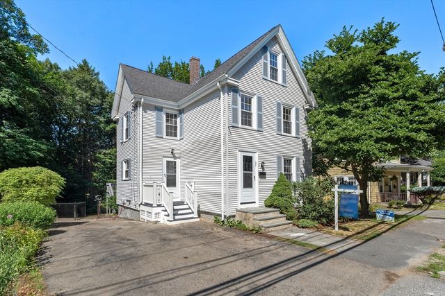 37 Cedar St 37, Wellesley, MA 02481