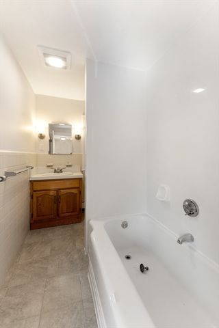 37 Cedar St 37, Wellesley, MA 02481
