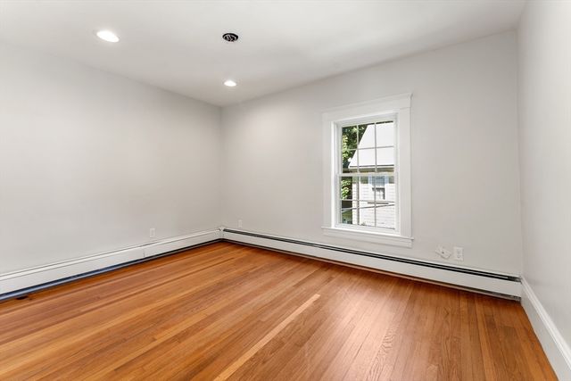 37 Cedar St 37, Wellesley, MA 02481