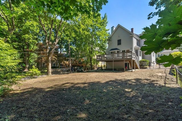 37 Cedar St 37, Wellesley, MA 02481