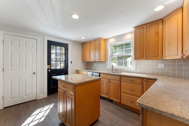 37 Cedar St 37, Wellesley, MA 02481