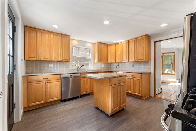37 Cedar St 37, Wellesley, MA 02481