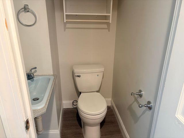 37 Cedar St 37, Wellesley, MA 02481