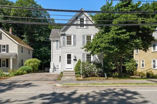37 Cedar St 37, Wellesley, MA 02481