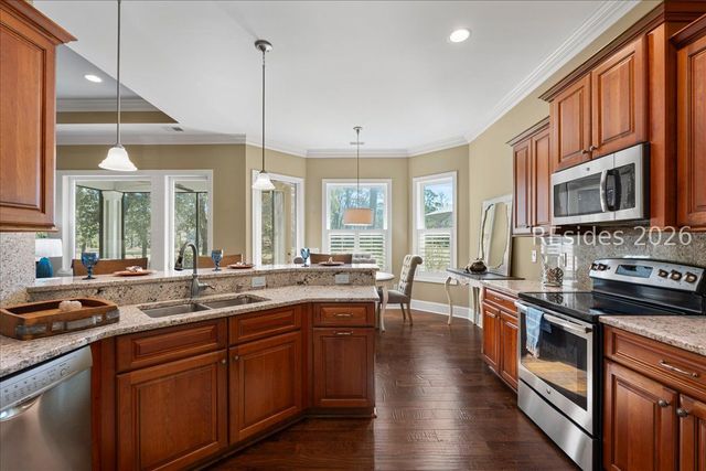 21 Coopers Hawk Rd, Hilton Head Island, SC 29926