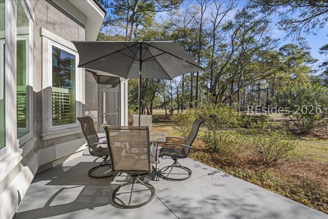 21 Coopers Hawk Rd, Hilton Head Island, SC 29926
