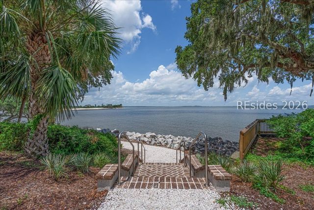 21 Coopers Hawk Rd, Hilton Head Island, SC 29926