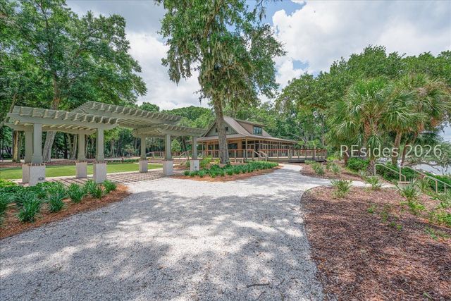 21 Coopers Hawk Rd, Hilton Head Island, SC 29926