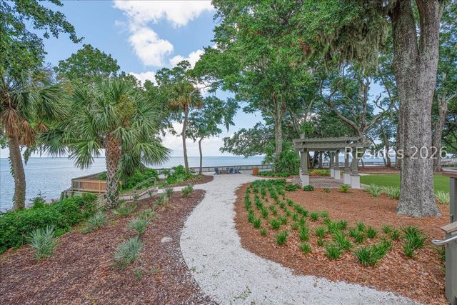 21 Coopers Hawk Rd, Hilton Head Island, SC 29926