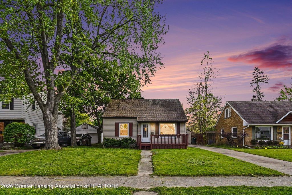 1915 Cooper Avenue, Lansing, MI 48910