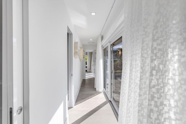 820 N Atlantic Drive, Lantana, FL 33462