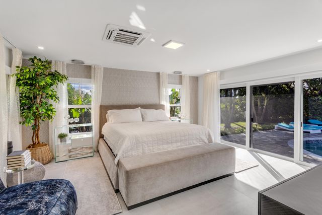 820 N Atlantic Drive, Lantana, FL 33462