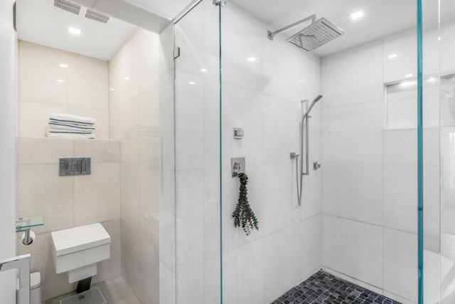 820 N Atlantic Drive, Lantana, FL 33462