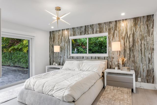 820 N Atlantic Drive, Lantana, FL 33462