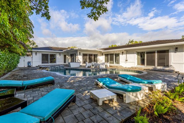 820 N Atlantic Drive, Lantana, FL 33462