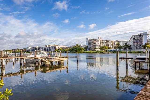 820 N Atlantic Drive, Lantana, FL 33462