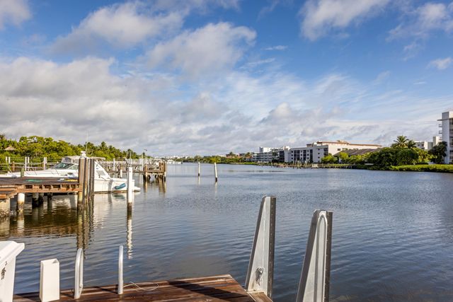 820 N Atlantic Drive, Lantana, FL 33462