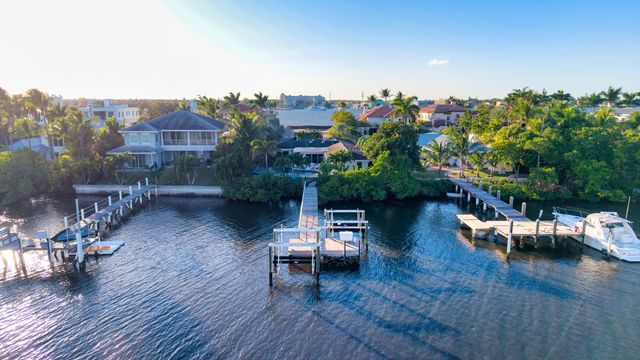 820 N Atlantic Drive, Lantana, FL 33462