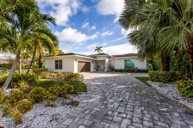 820 N Atlantic Drive, Lantana, FL 33462