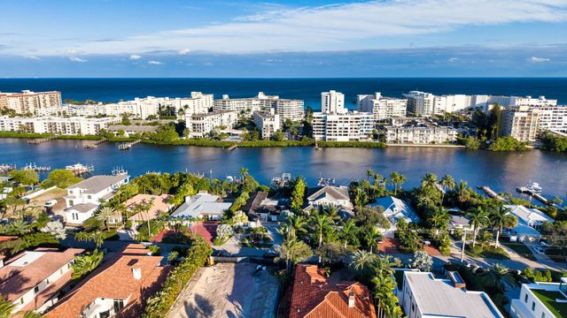 820 N Atlantic Drive, Lantana, FL 33462