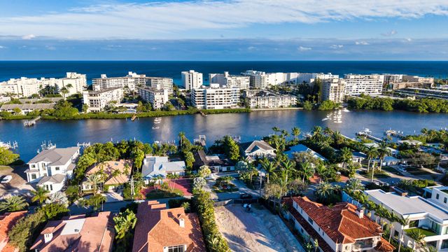 820 N Atlantic Drive, Lantana, FL 33462