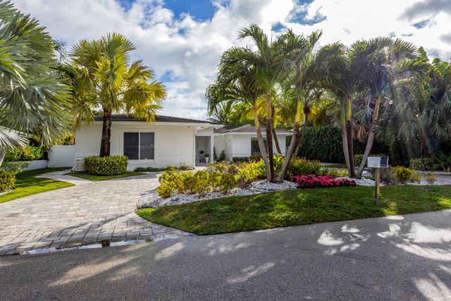 820 N Atlantic Drive, Lantana, FL 33462