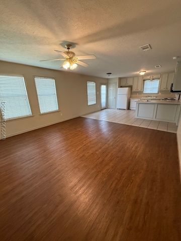 1410 Hoppess Street, Bryan, TX 77802