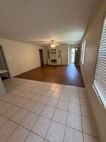 1410 Hoppess Street, Bryan, TX 77802