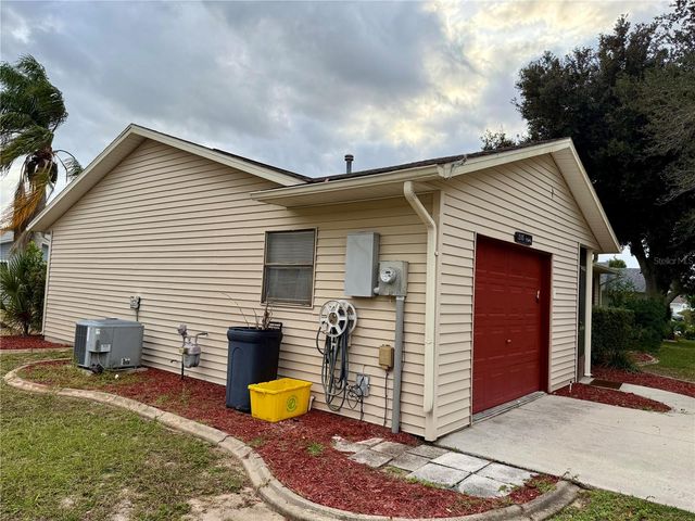 2105 GREENLAW COURT 2105, Leesburg, FL 34788