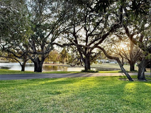 2105 GREENLAW COURT 2105, Leesburg, FL 34788