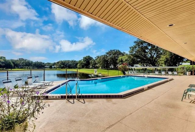 2105 GREENLAW COURT 2105, Leesburg, FL 34788