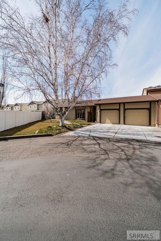 Image 5 of property listing at 2144 Pend Oreille Circle, Idaho Falls, ID 83404