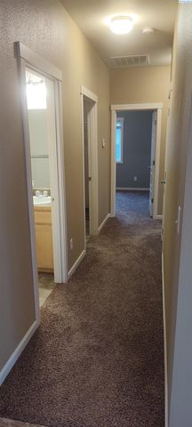 4405 Phoenix Ln, Pasco, WA 99301