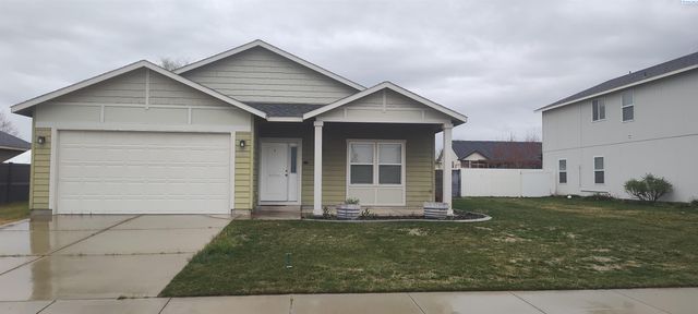 4405 Phoenix Ln, Pasco, WA 99301