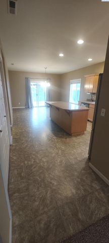 4405 Phoenix Ln, Pasco, WA 99301