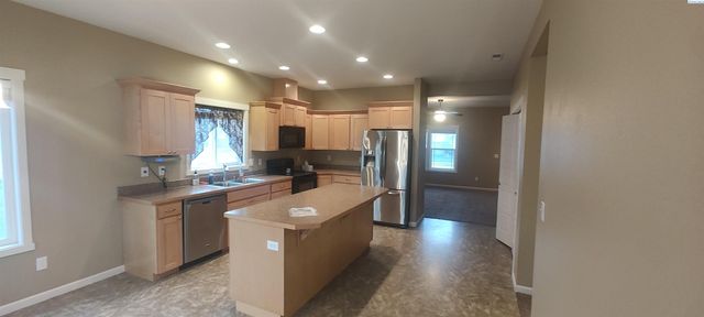 4405 Phoenix Ln, Pasco, WA 99301