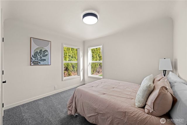 1802 Douglas Street, Mount Vernon, WA 98273