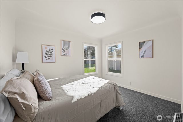 1802 Douglas Street, Mount Vernon, WA 98273