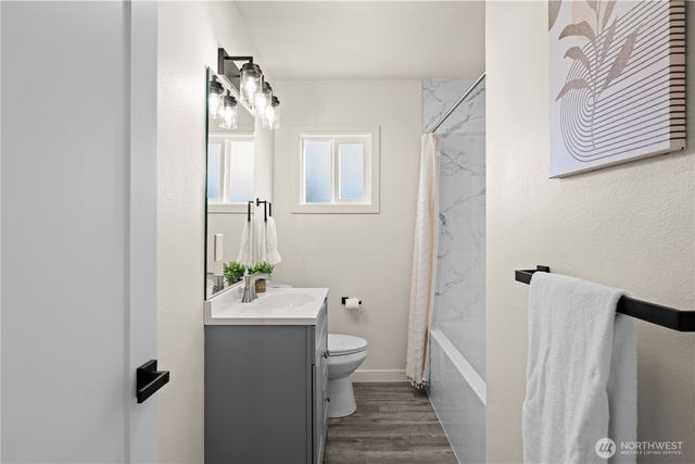 1802 Douglas Street, Mount Vernon, WA 98273